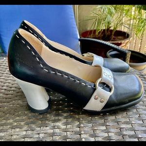 Fluevog 7.5 black white